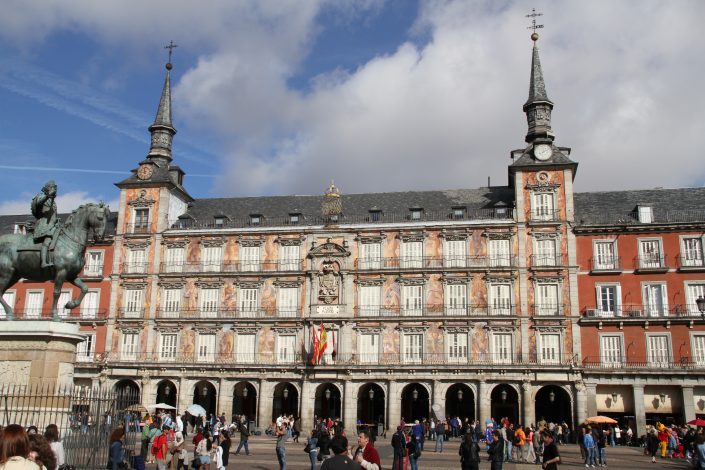 Recalce del edificio histórico La Casa de la Panadería en la Plaza Mayor de Madrid